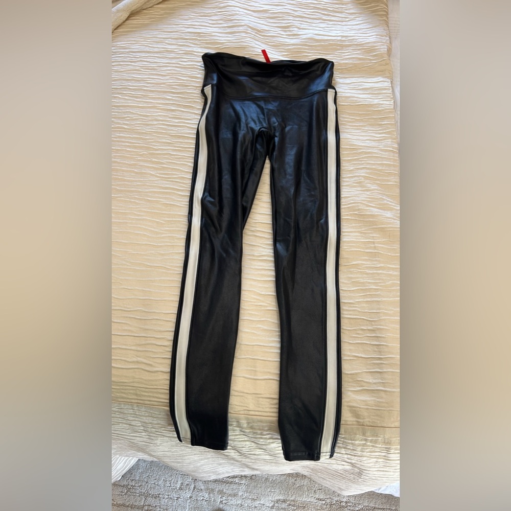 SPANX leggings with white stripe